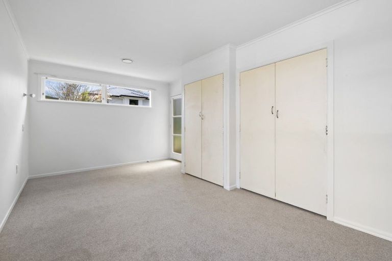 Photo of property in 4 Lyford Crescent, Sunnynook, Auckland, 0620