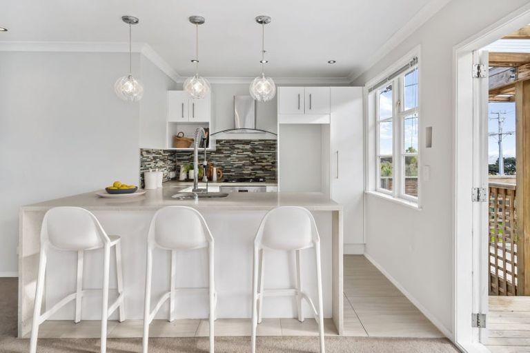 Photo of property in 2/42 Island Road, Beach Haven, Auckland, 0626