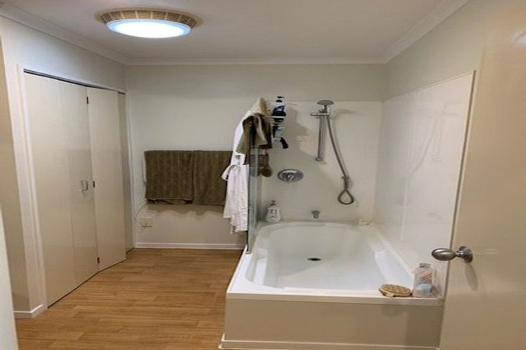 Photo of property in 3/17 Harbour View Road, Te Atatu Peninsula, Auckland, 0610