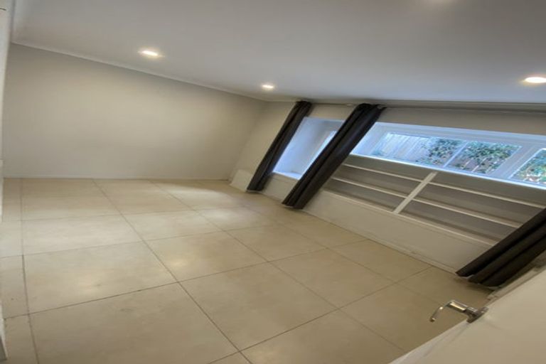 Photo of property in 86d Kelman Road, Kelston, Auckland, 0602