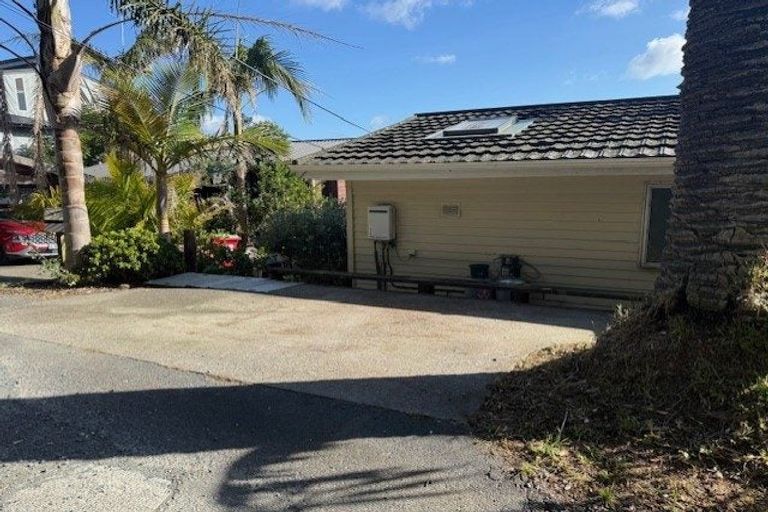 Photo of property in 266 Whangaparaoa Road, Red Beach, 0932