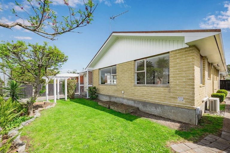 Photo of property in 25 Arawhata Road, Paraparaumu, 5032