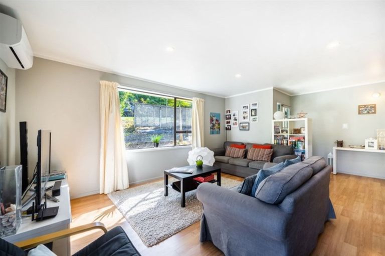 Photo of property in 28 Glamorgan Drive, Torbay, Auckland, 0630