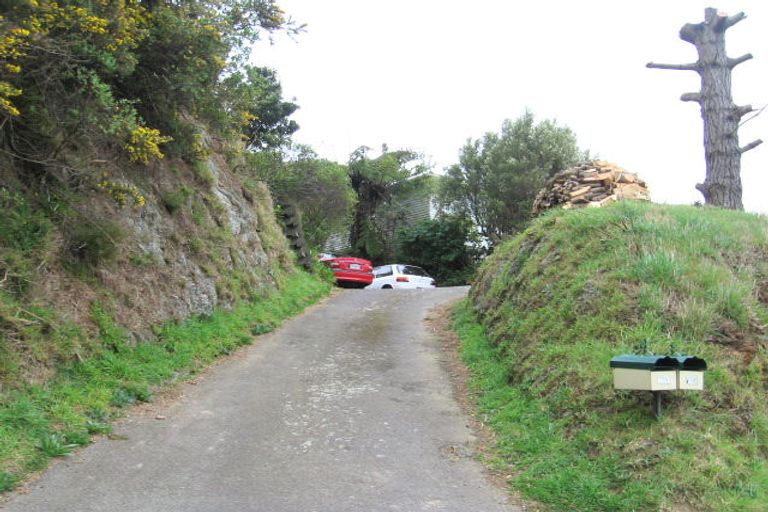 Photo of property in 77b Bassett Road, Johnsonville, Wellington, 6037