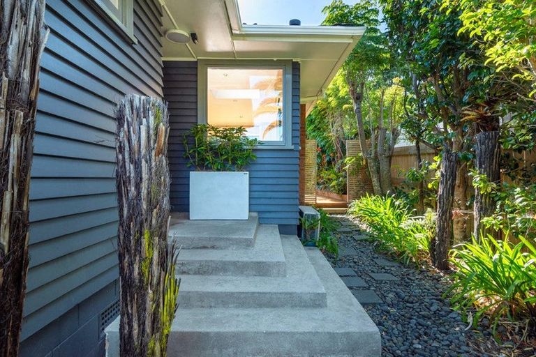 Photo of property in 7 Brussells Place, Birkenhead, Auckland, 0626