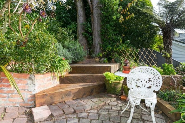 Photo of property in 54 Richmond Avenue, Karori, Wellington, 6012