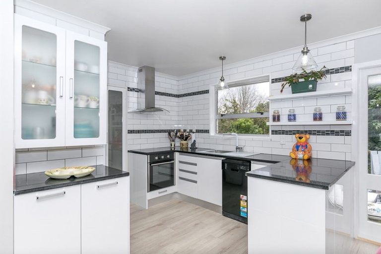 Photo of property in 21 Brookbank Place, Glenview, Hamilton, 3206