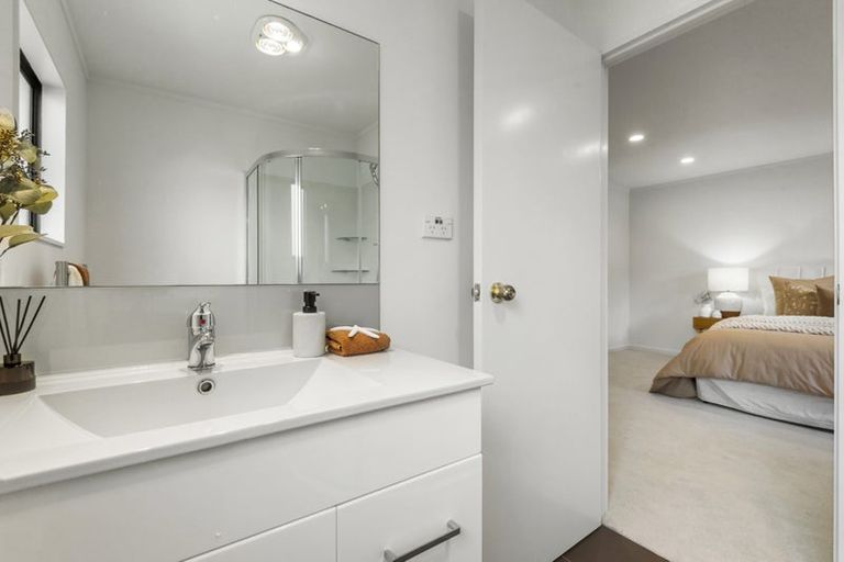 Photo of property in 24 Rosemary Avenue, Forrest Hill, Auckland, 0620