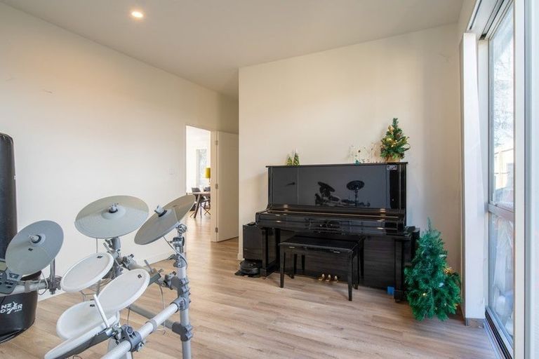 Photo of property in 335a East Coast Road, Mairangi Bay, Auckland, 0630