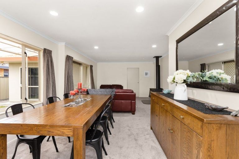 Photo of property in 13 Flemington Place, Taradale, Napier, 4112