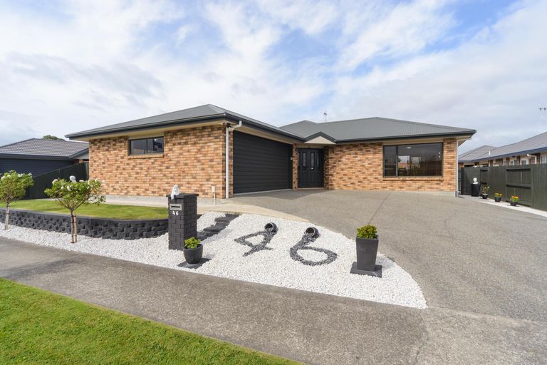 Photo of property in 46 Peter Hall Drive, Kelvin Grove, Palmerston North, 4414