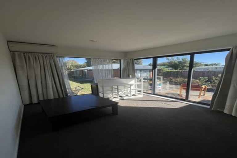 Photo of property in 17 Nortons Road, Avonhead, Christchurch, 8042