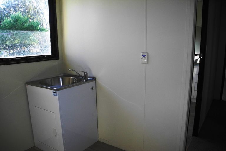 Photo of property in 1/5 Compass Place, Te Atatu Peninsula, Auckland, 0610