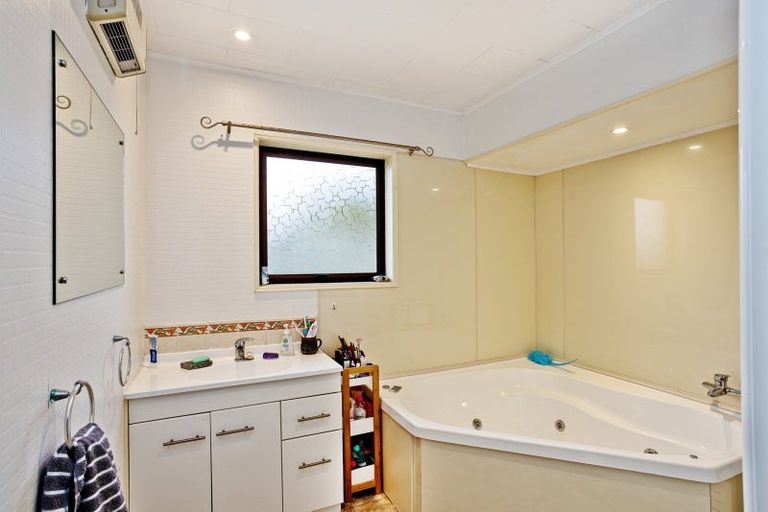 Photo of property in 92 Gladstone Terrace, Gladstone, Invercargill, 9810