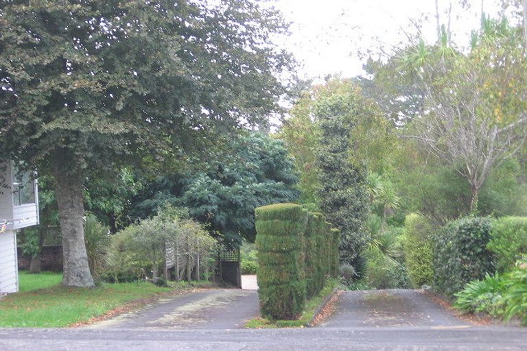 Photo of property in 56 Colonial Road, Birkenhead, Auckland, 0626