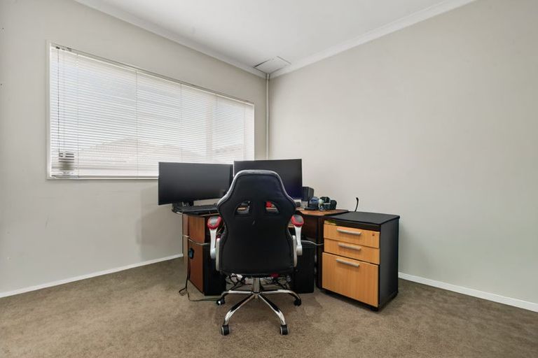 Photo of property in 327 Chapel Road, Flat Bush, Auckland, 2016