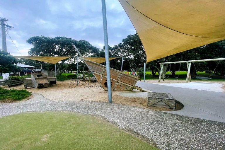 Photo of property in 1/22 Craig Road, Milford, Auckland, 0620