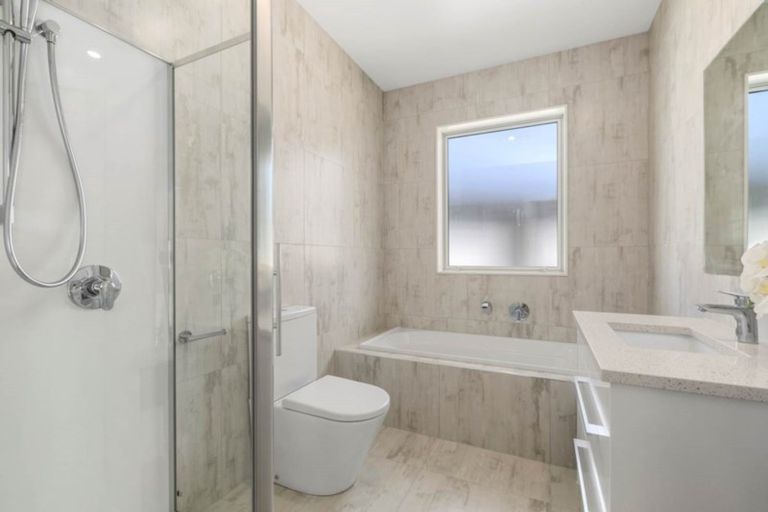 Photo of property in 98 Godfrey Drive, Orewa, 0931