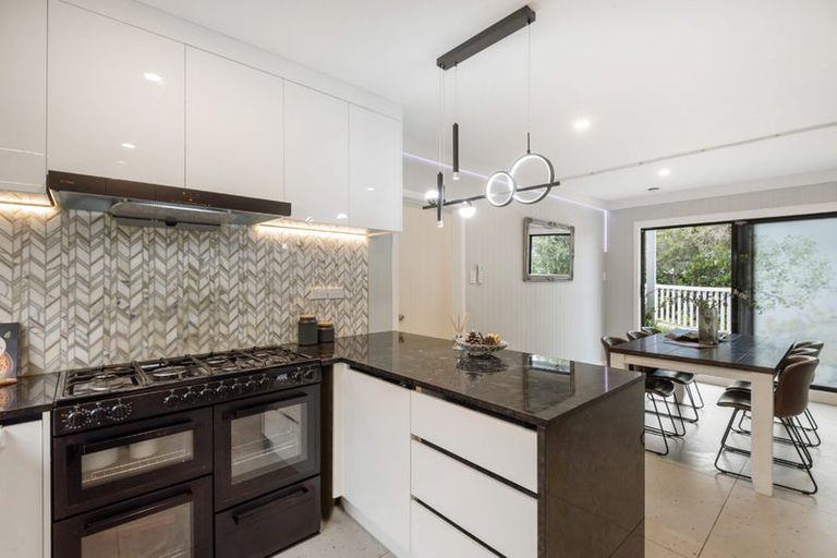 Photo of property in 1/94 Glamorgan Drive, Torbay, Auckland, 0630