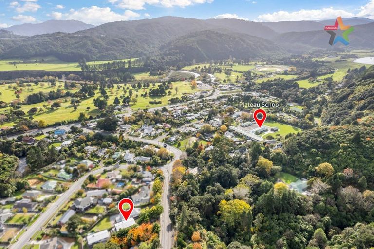 Photo of property in 30 Plateau Road, Te Marua, Upper Hutt, 5018