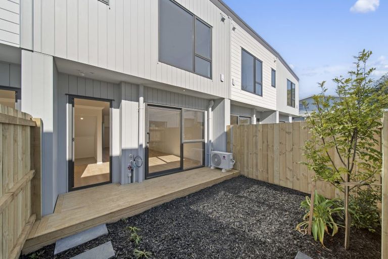 Photo of property in 10 Clendon Place, Manurewa, Auckland, 2102