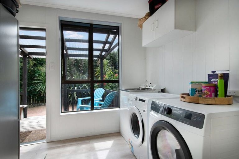 Photo of property in 91 Victory Road, Laingholm, Auckland, 0604