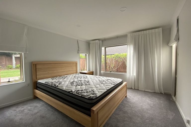 Photo of property in 4 English Oak Drive, Schnapper Rock, Auckland, 0632