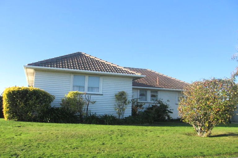Photo of property in 1 Exeter Crescent, Takaro, Palmerston North, 4412