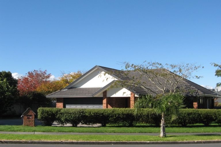 Photo of property in 227 Hill Road, The Gardens, Auckland, 2105