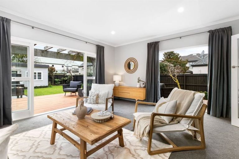 Photo of property in 51 Hawkesbury Avenue, St Albans, Christchurch, 8014