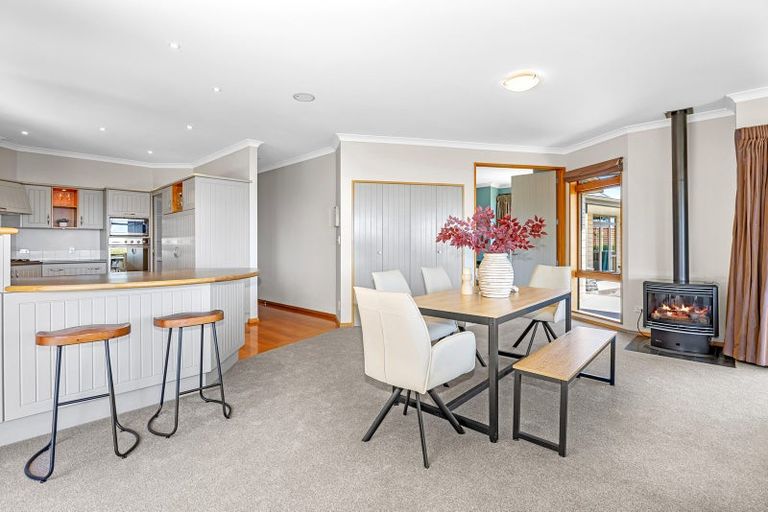 Photo of property in 3 Watlings Place, Kennedys Bush, Christchurch, 8025