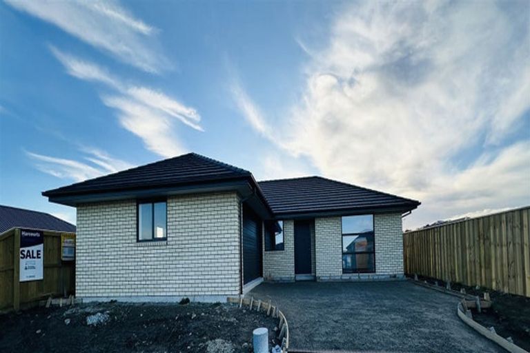 Photo of property in 11 Herridge Street, Woodend, 7691