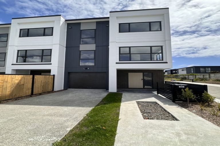 Photo of property in 25 Mataitai Road, Hobsonville, Auckland, 0618