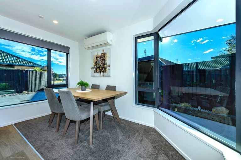 Photo of property in 2/32 Anglesea Avenue, Parklands, Christchurch, 8083