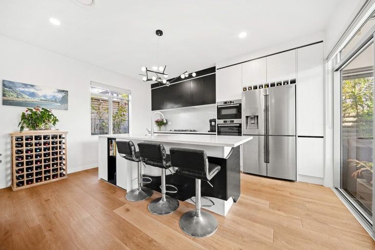 Photo of property in 1 Turutu Place, Long Bay, Auckland, 0630