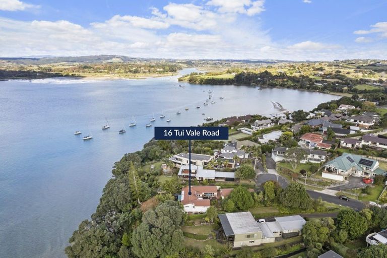 Photo of property in 16 Tui Vale Road, Shelly Park, Auckland, 2014