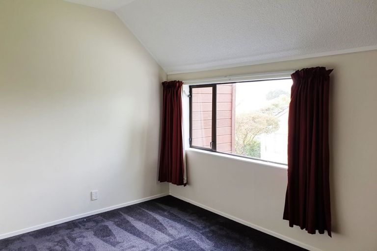 Photo of property in 17-u2 Randwick Crescent, Moera, Lower Hutt, 5010