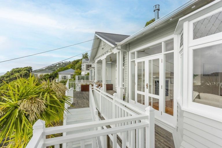 Photo of property in 48 Maida Vale Road, Roseneath, Wellington, 6011