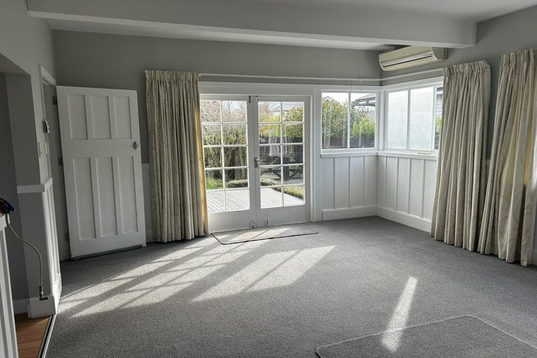 Photo of property in 172 Weston Road, St Albans, Christchurch, 8052