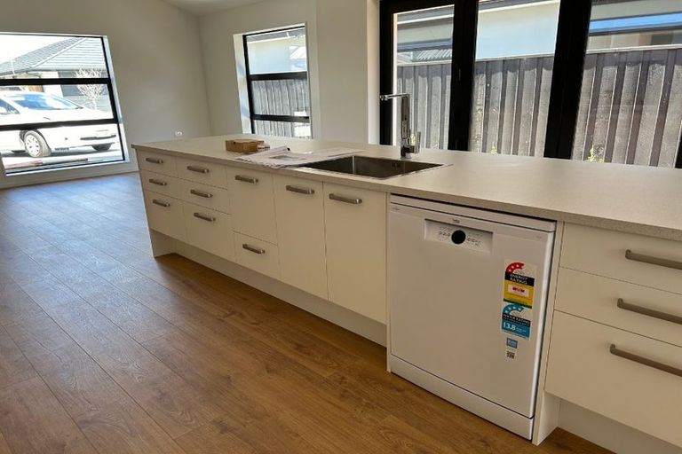 Photo of property in 6 Rusbatch Lane, Belfast, Christchurch, 8051