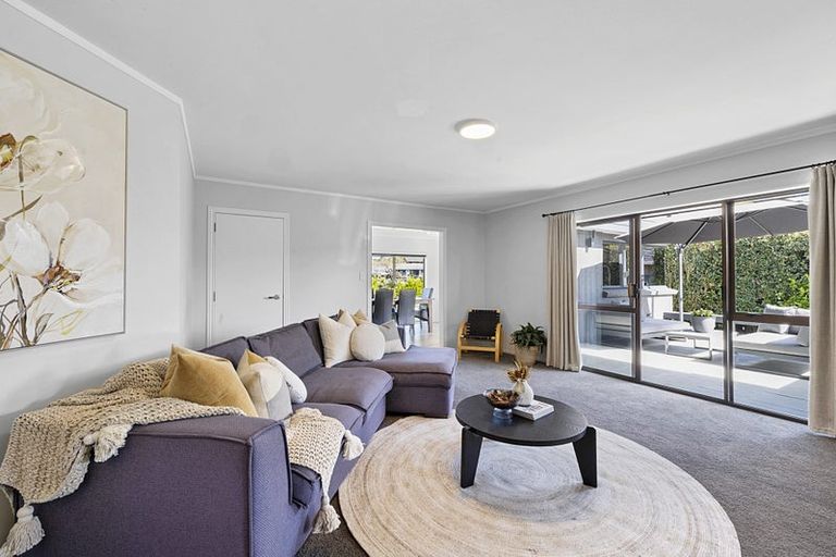 Photo of property in 40 Heta Road, Highlands Park, New Plymouth, 4312