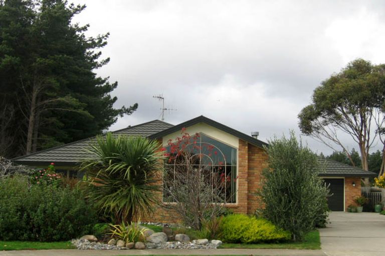 Photo of property in 10 Leigh Place, Paraparaumu Beach, Paraparaumu, 5032