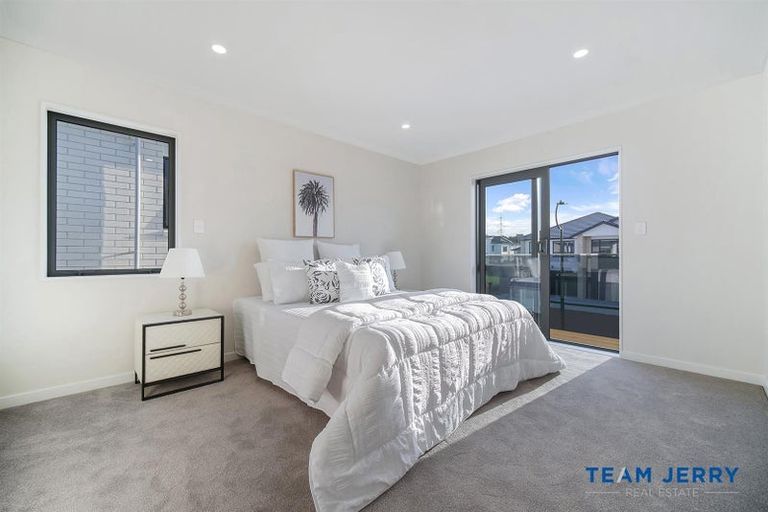Photo of property in 21 Knockanara Drive, Flat Bush, Auckland, 2019