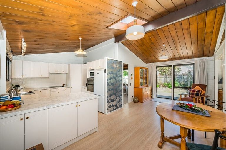 Photo of property in 29 Nimmo Avenue, Waikanae, 5036