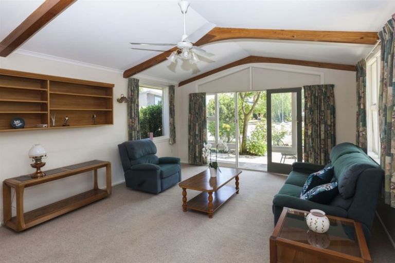 Photo of property in 9 Fraser Place, Rangiora, 7400