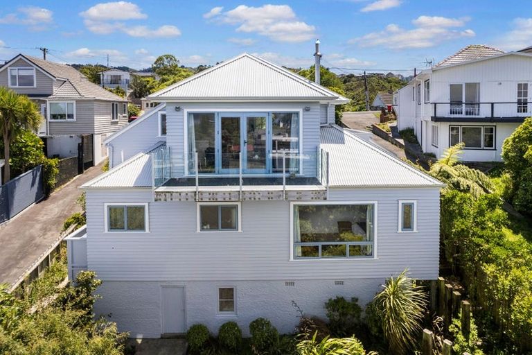 Photo of property in 32 Mandalay Terrace, Khandallah, Wellington, 6035