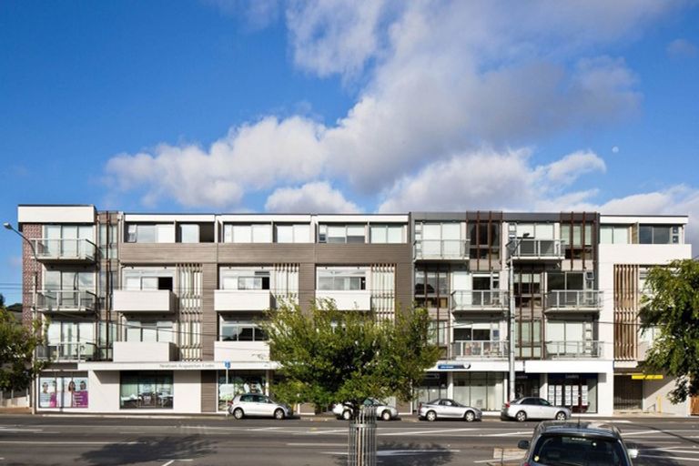 Photo of property in Masina Apartments, 306/80u Riddiford Street, Newtown, Wellington, 6021