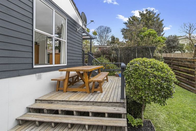 Photo of property in 2/4 Grove Lane, Pakuranga, Auckland, 2010