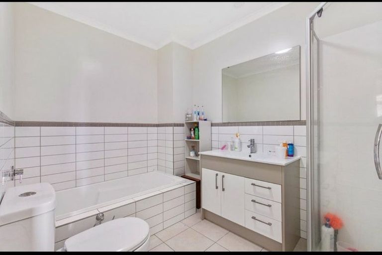 Photo of property in 216 Porchester Road, Takanini, 2112