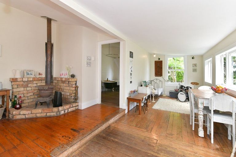 Photo of property in 27 Kowhai Street, Helensville, 0800